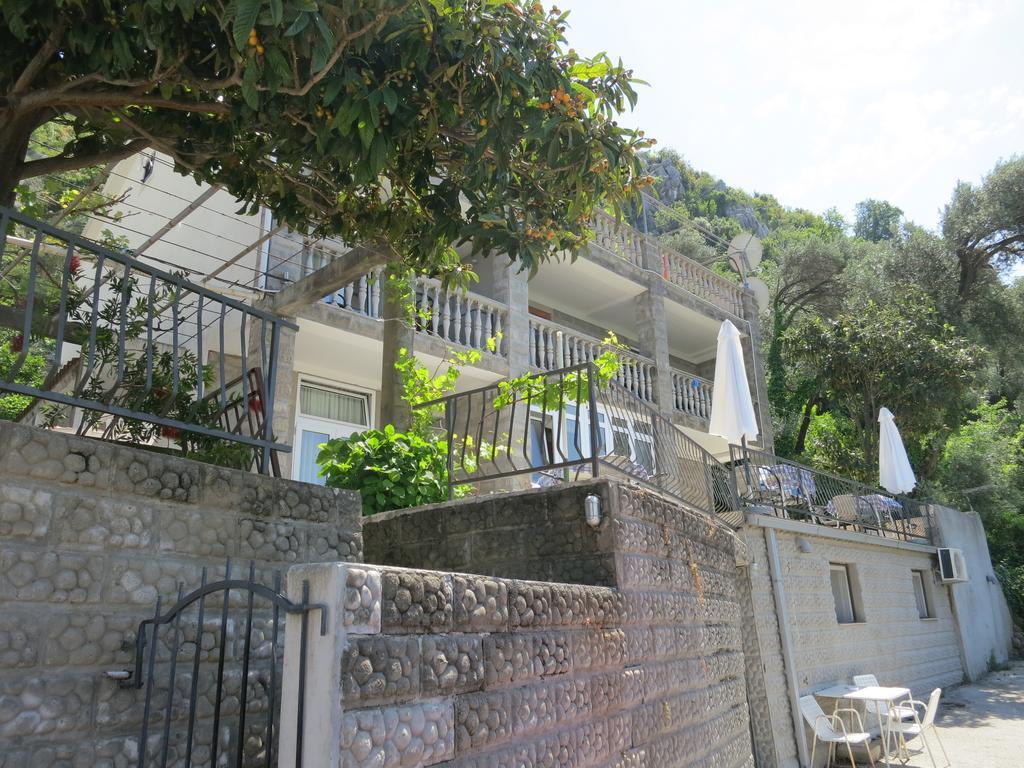 Rezevici Apartments Petrovac na moru Exterior foto