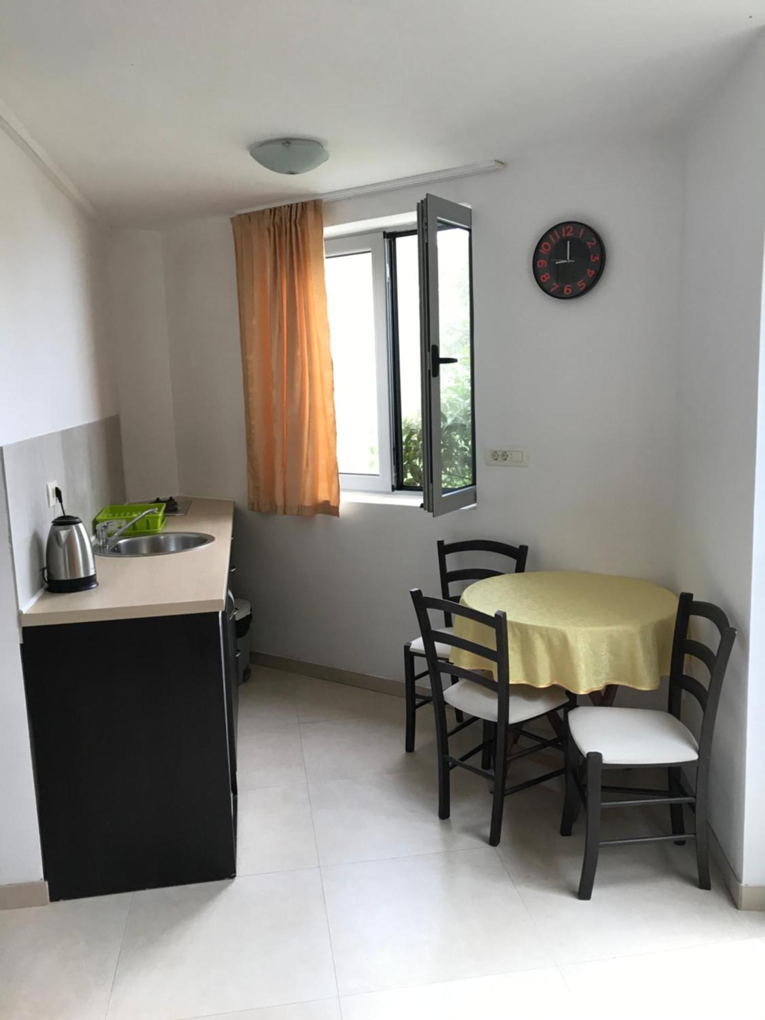 Rezevici Apartments Petrovac na moru Exterior foto