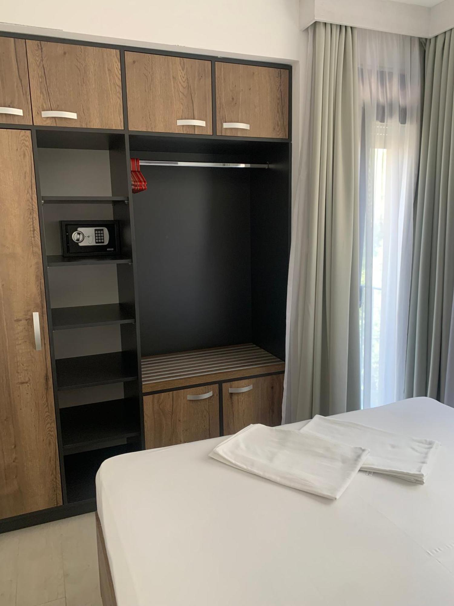 Rezevici Apartments Petrovac na moru Exterior foto