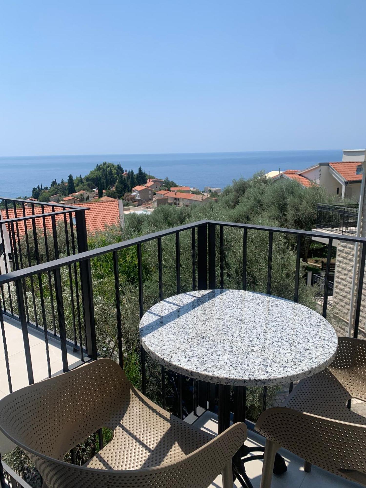 Rezevici Apartments Petrovac na moru Exterior foto