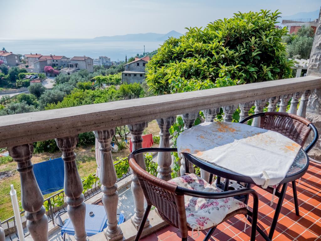 Rezevici Apartments Petrovac na moru Exterior foto