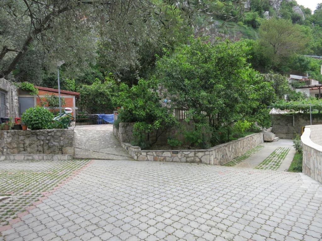Rezevici Apartments Petrovac na moru Exterior foto